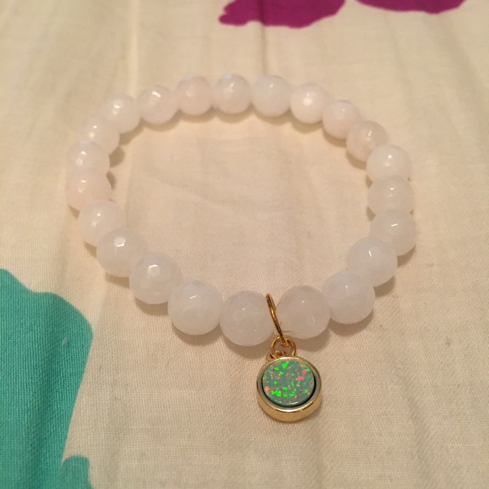 ๐14XHP๐ White Faceted Jade-Opal Bracelet - Picture 2 of 3